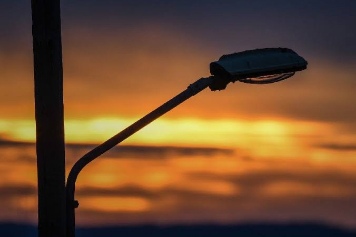 Ucrânia enfrenta cortes de energia de emergência, após mais ataques de mísseis russos