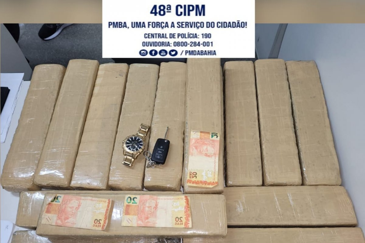 Polícia Militar apreende 15 tabletes de maconha no bairro de Sussuarana em Salvador