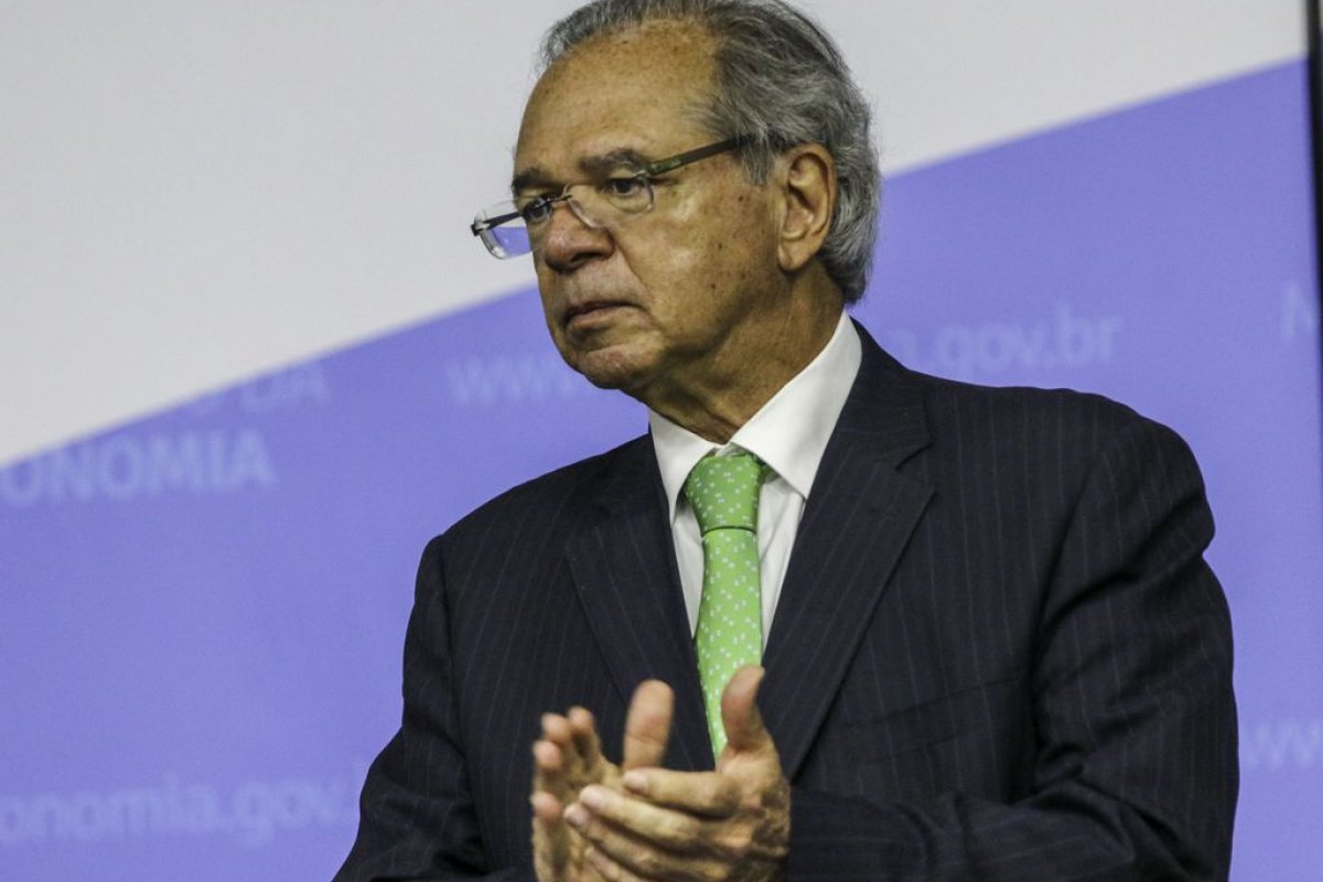 Paulo Guedes questiona supostos conflitos sociais e fiscais por parte do governo