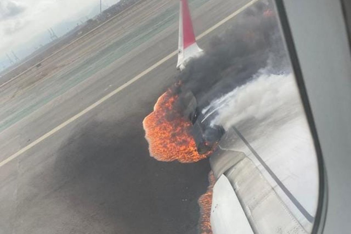 Avião bate em caminhão e pega fogo antes de decolar no aeroporto do Peru