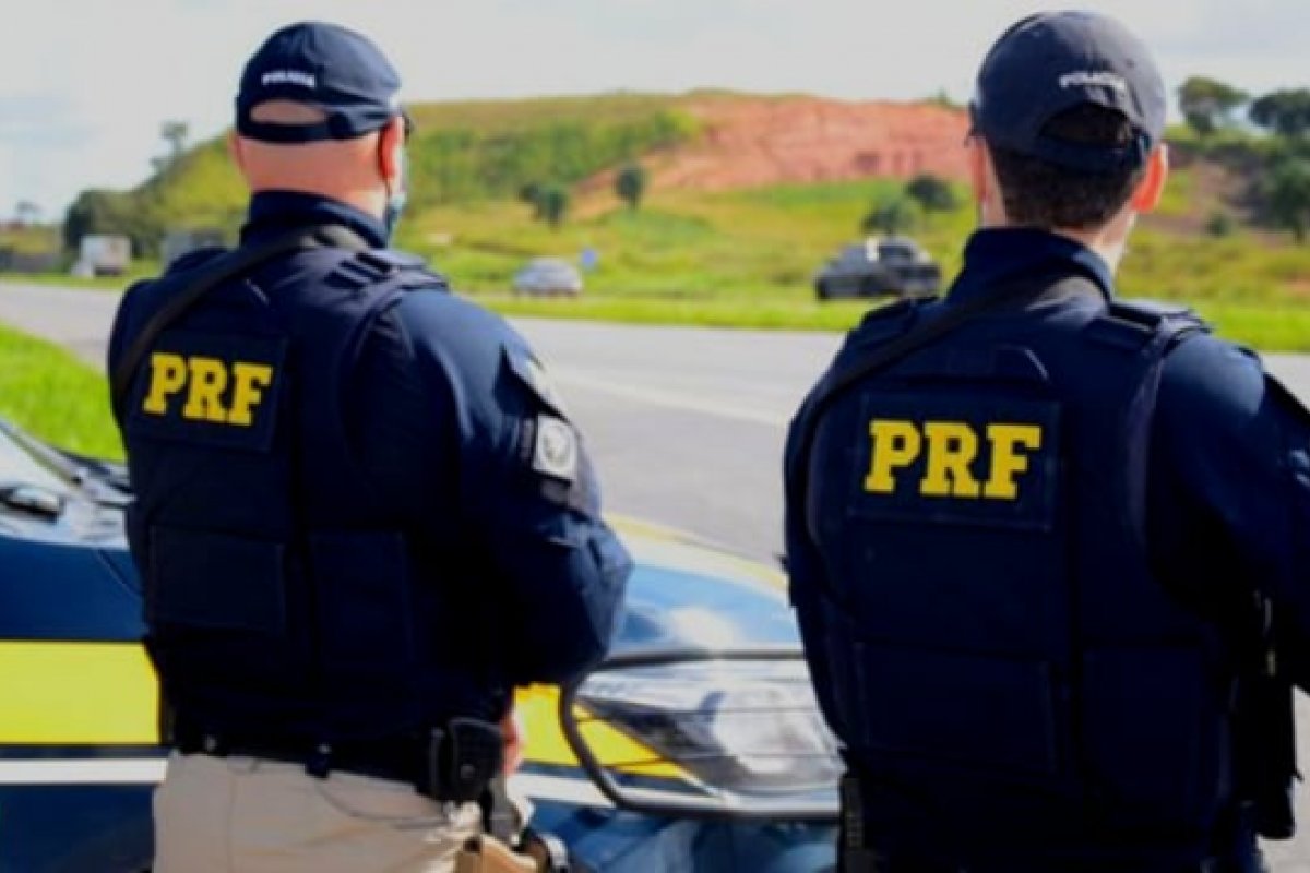 PRF atualiza boletim e sobe para 18 o número de rodovias federais bloqueadas