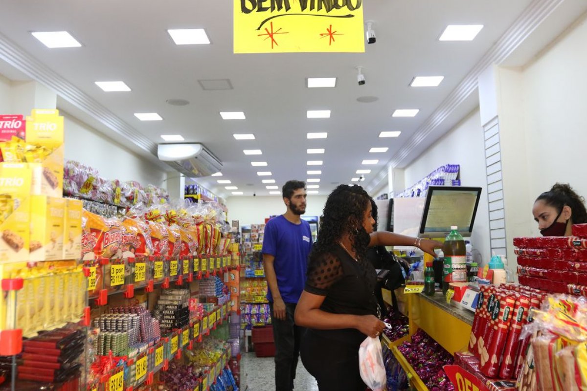 Empreendedores negros possuem mais dívidas do que brancos, aponta pesquisa