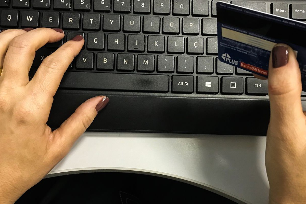 Três de cada quatro entrevistados pretendem comprar presentes de fim de ano pela internet