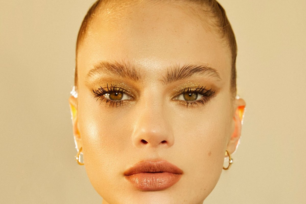 Modelo catarinense entra para a seleta lista de modelos da Women Management Milano que representa nomes como Naomi Campbell e Isabeli Fontana