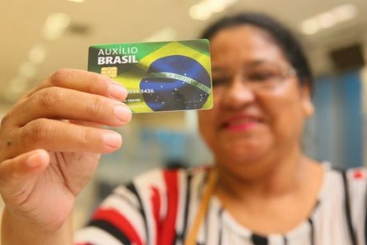 Mais de 20 milhões de famílias devem receber o Auxílio Brasil neste mês de novembro