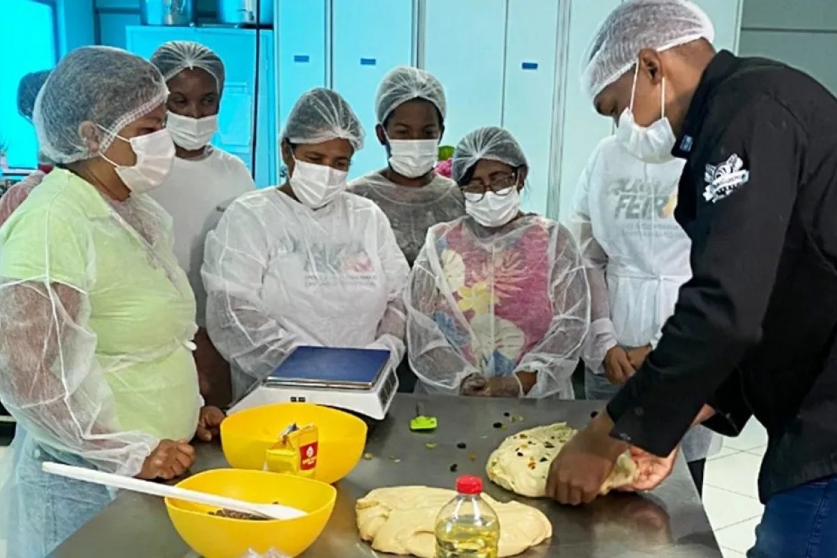 Curso gratuito de produção de panetone está com inscrições abertas em Feira de Santana