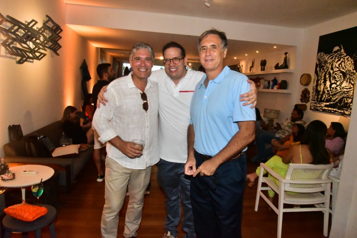 Confira os cliques do badalado aniversário do fotógrafo Fred Pontes na capital baiana!