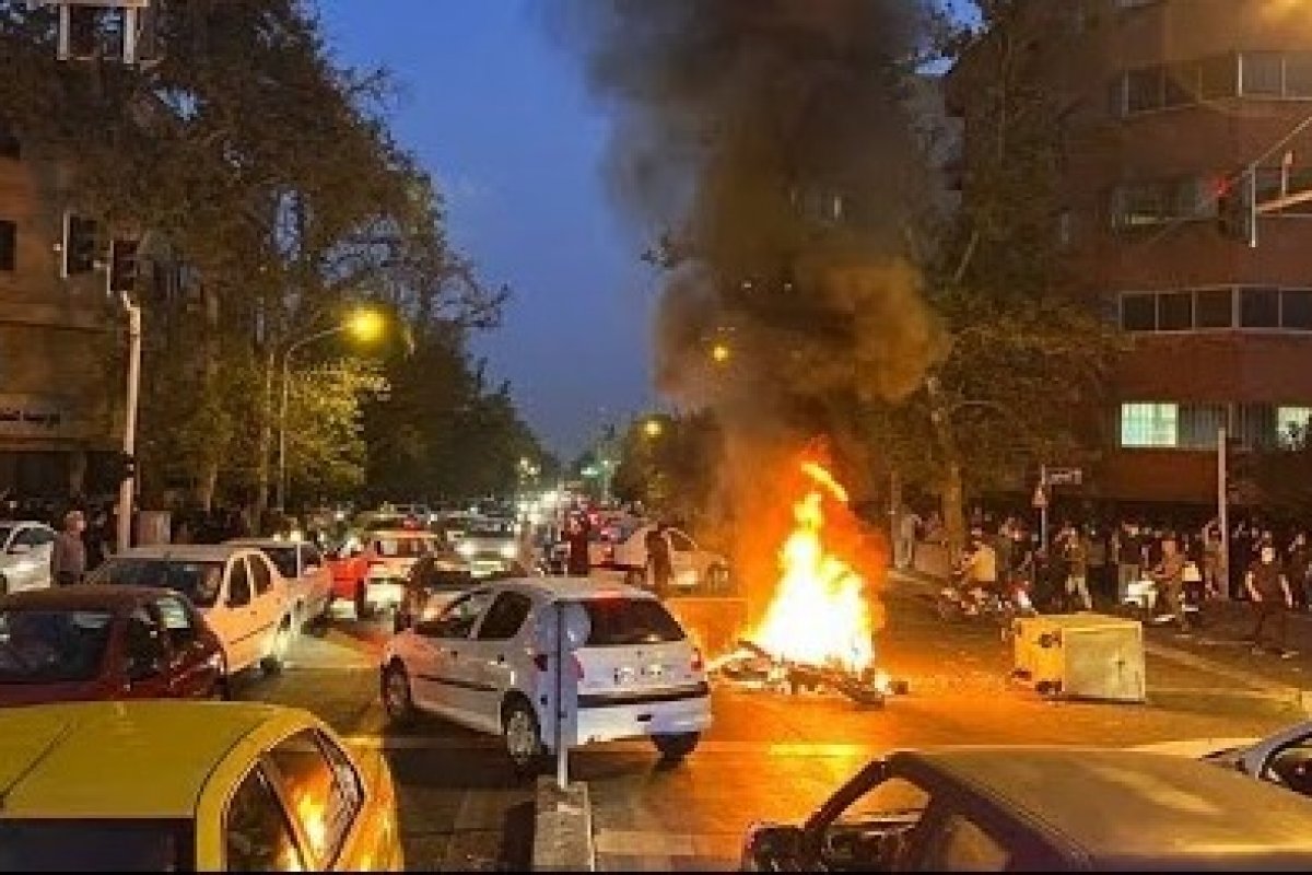 Porta-voz da ONU diz que situação do Irã é ‘crítica’ com mais de 300 mortos