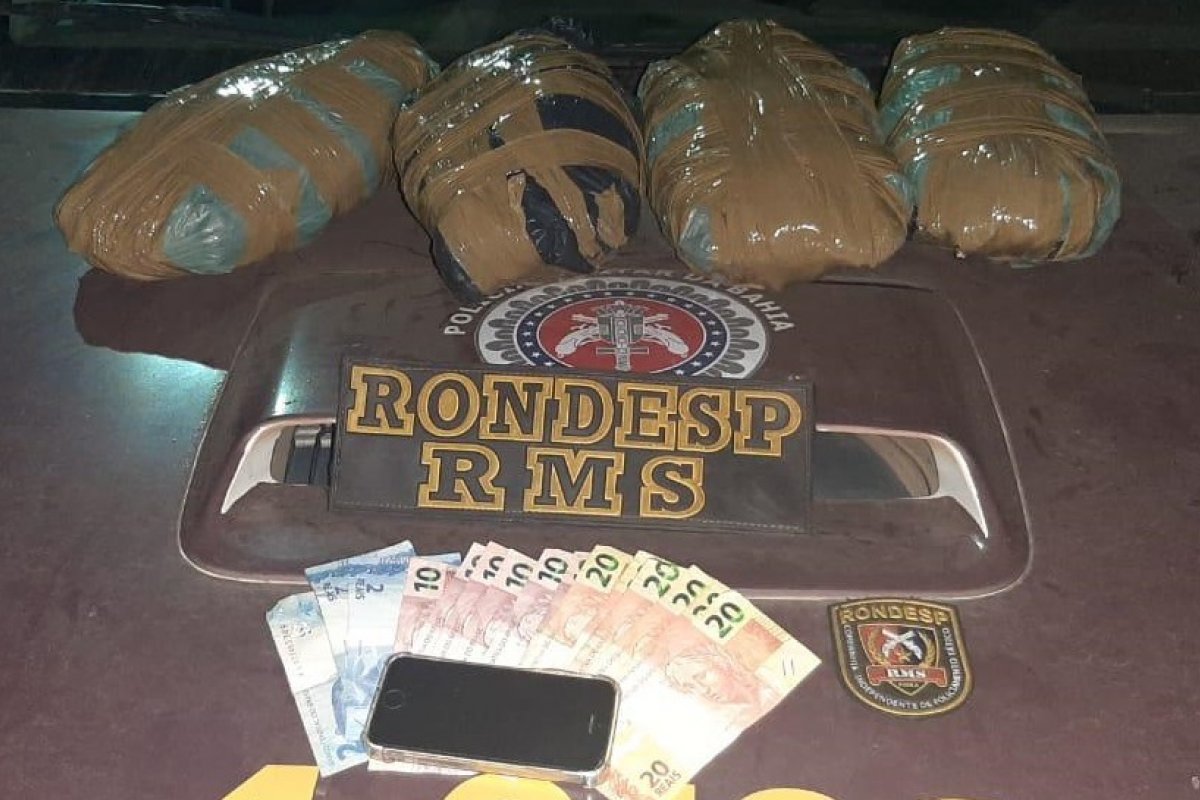 Homens são presos com drogas próximo ao pedágio na região metropolitana