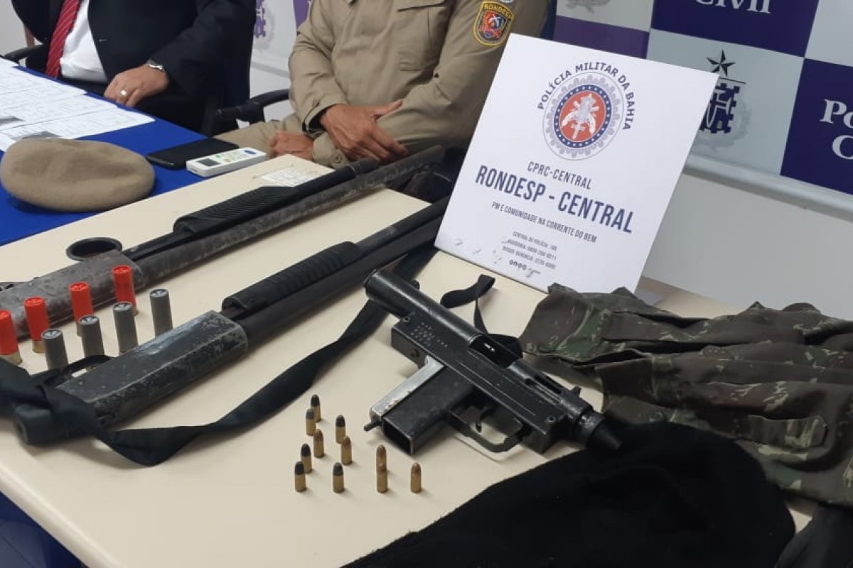 Um morre e três são presos durante confronto com a polícia