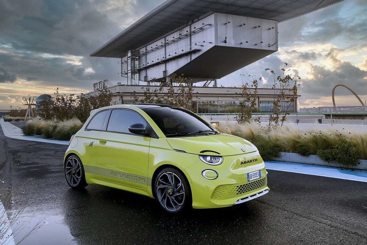 Fiat confirma 500e Abarth 100% no Brasil