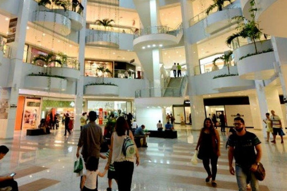 Shoppings de Salvador alteram funcionamento durante jogos do Brasil na Copa; confira