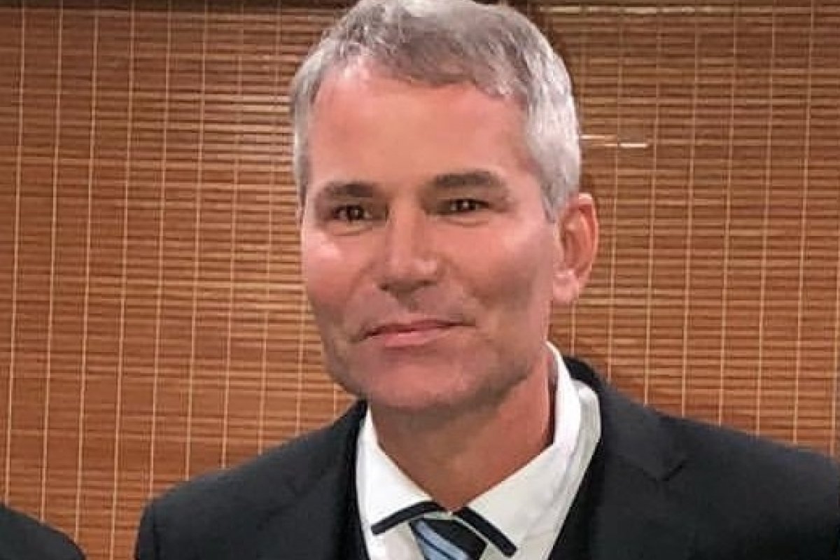 Pastor revela na web que celebrará primeiro casamento gay