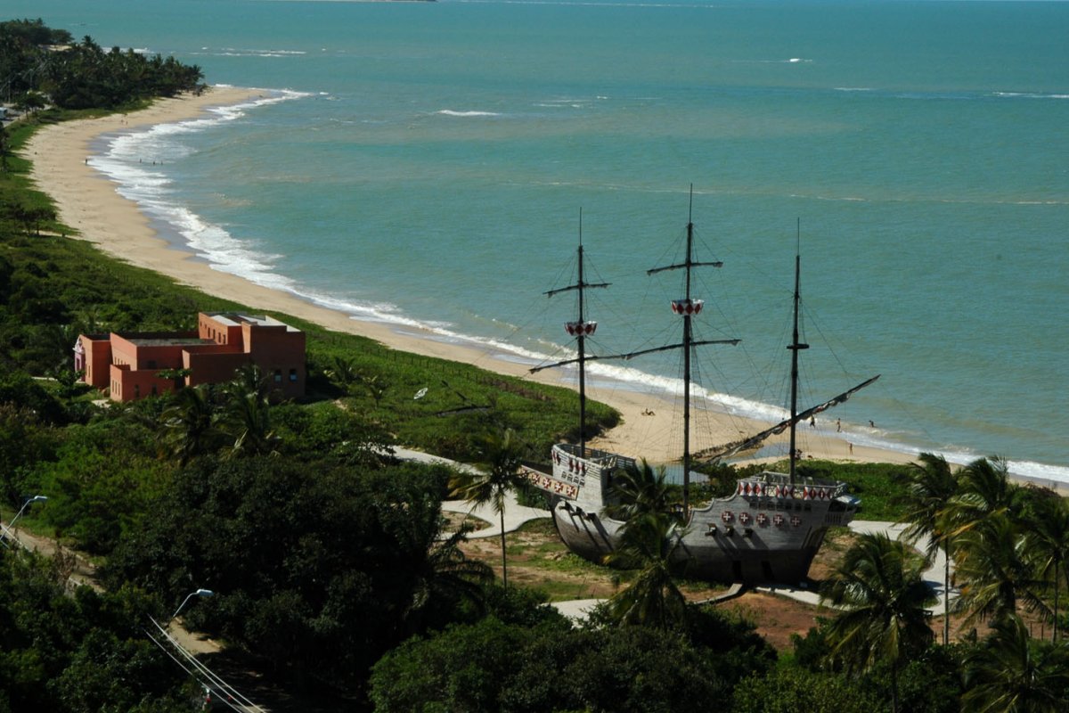 Litoral baiano é o segundo destino preferido para passar férias, diz site