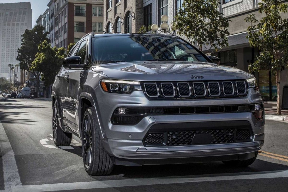 Compass 2023 ganha novo motor 2.0 nos Estados Unidos