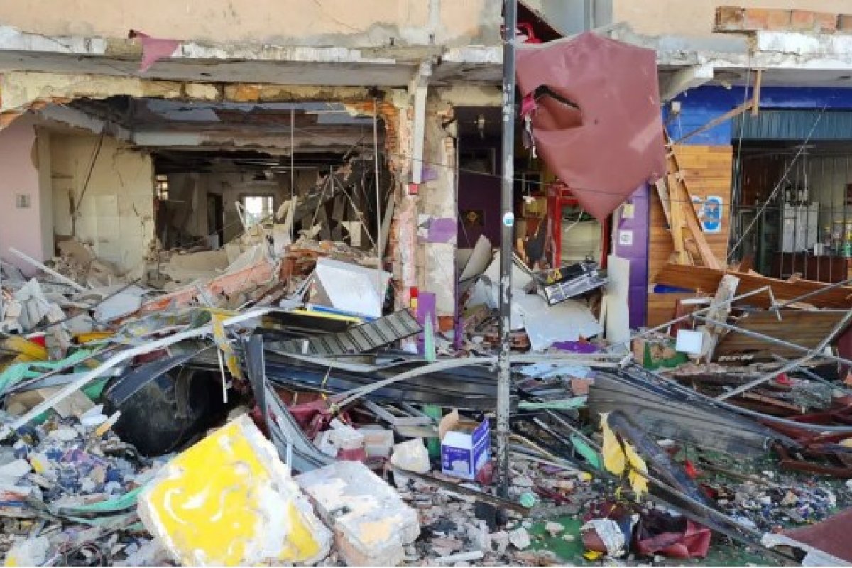 Explosão causada por vazamento em botijão de gás atinge ao menos 10 casas no Saboeiro, em Salvador
