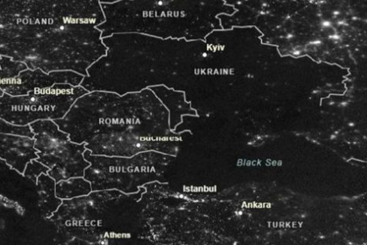 Após ataques russos, imagem da Nasa mostra Ucrânia no escuro