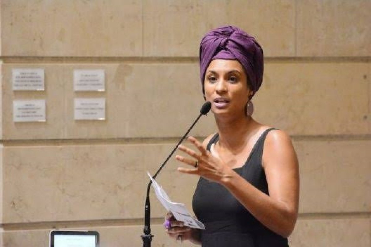 Porteiro muda versão no caso Marielle Franco
