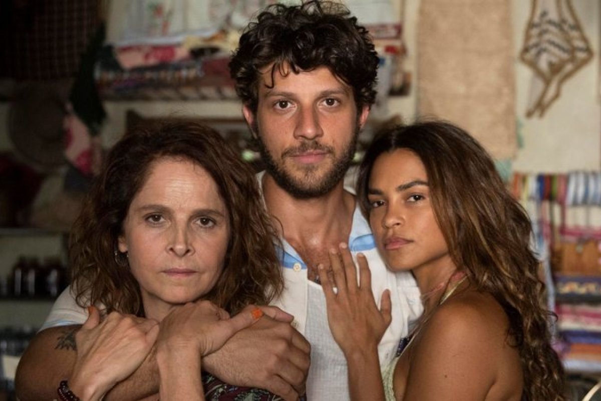 No ar em Travessia, Drica Moraes testa positivo para covid-19