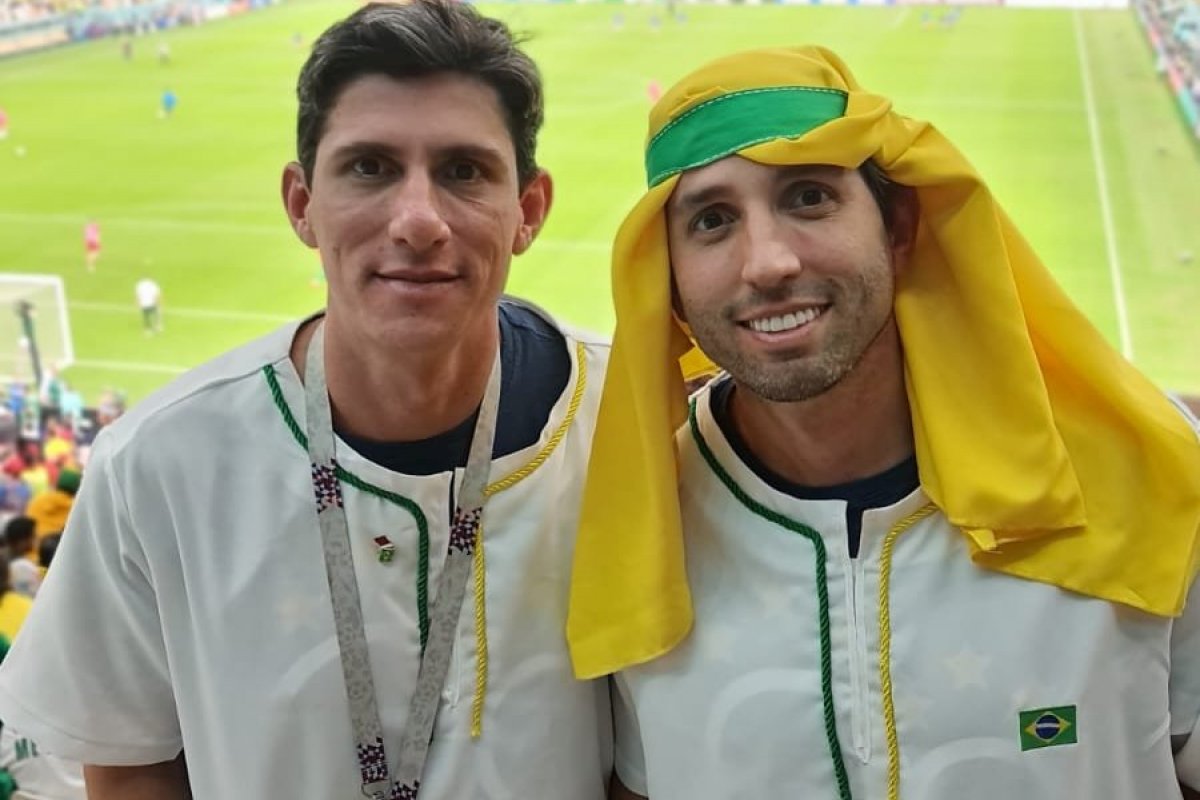 Paulo Sanjuan e Victor Sanjuan se juntam à torcida brasileira no Catar!