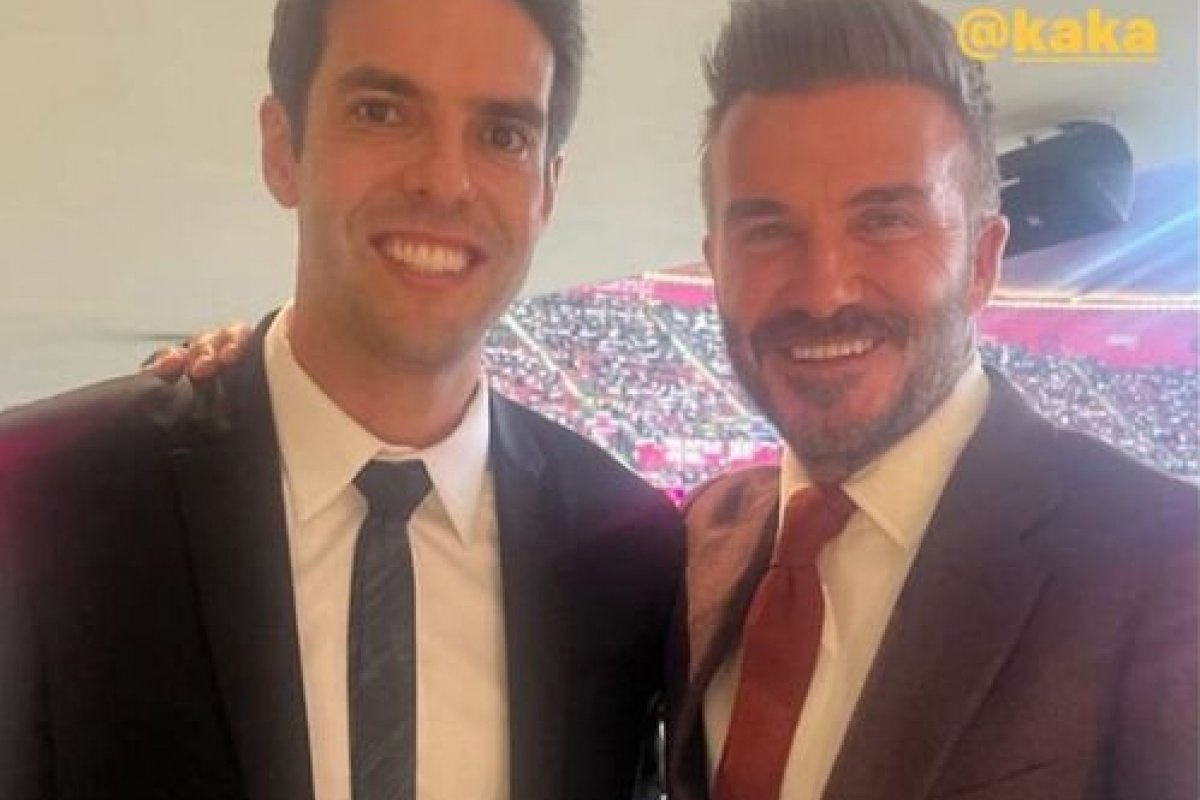 David Beckham compartilha foto com Kaká!