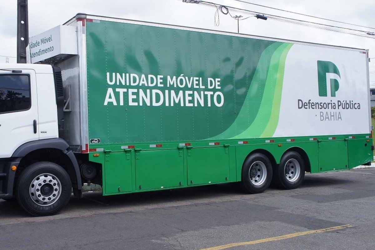 Unidade Móvel de Atendimento da Defensoria Pública do Estado oferta serviços em Alagoinhas (BA)
