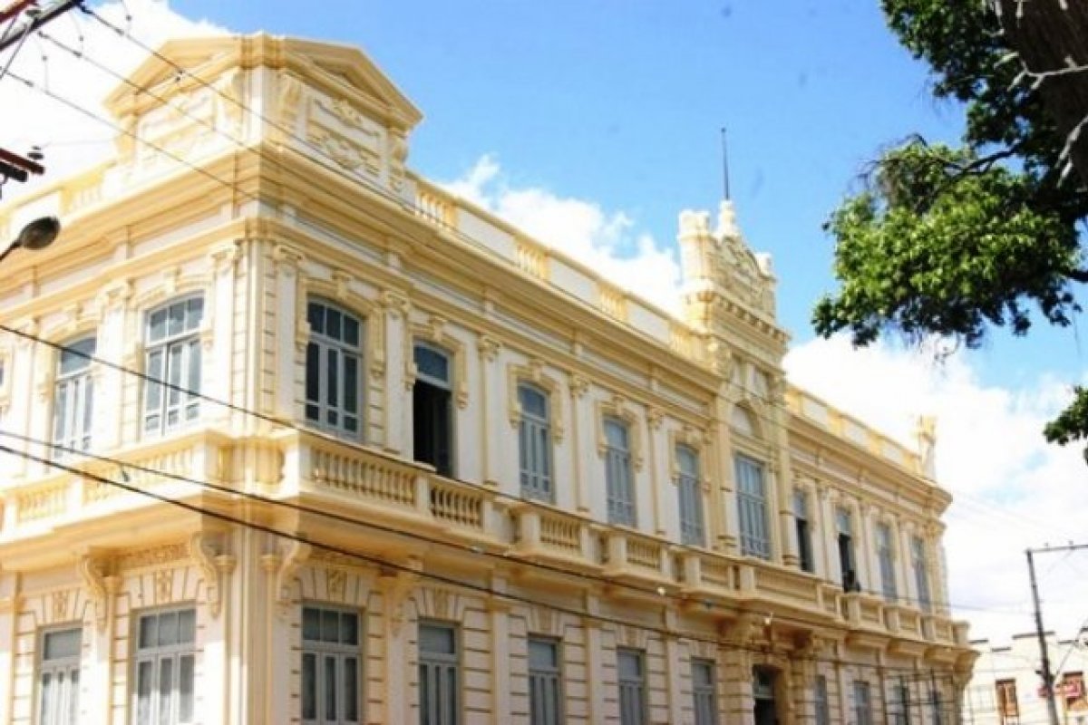 Prefeitura de Feira de Santana inscreve até hoje em mais de 200 vagas pelo Reda