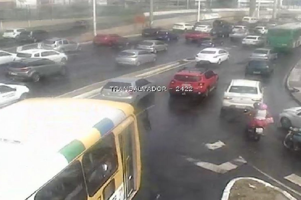 Boletim de Trânsito: saiba quais vias registram fluxo intenso na manhã desta sexta-feira