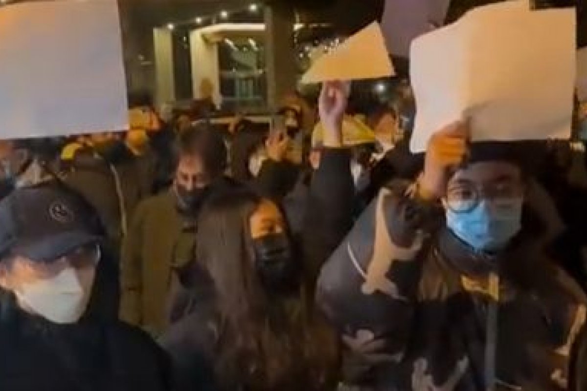 Após protestos contra confinamentos, China decide acelerar vacinação entre idosos