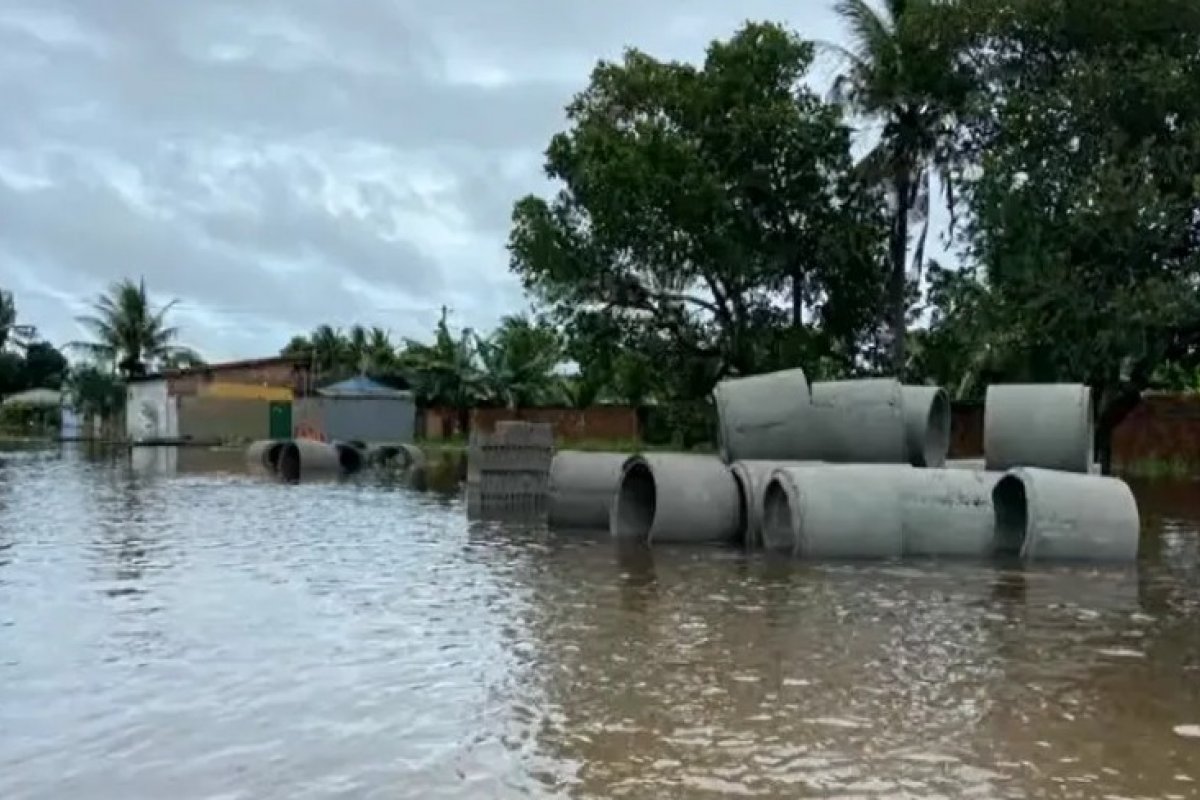 Forte chuva deixa 5 cidades baianas em situação de emergência