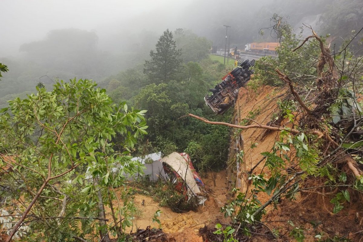 Caminhoneiro é a primeira vítima identificada da tragédia em deslizamento na BR-376