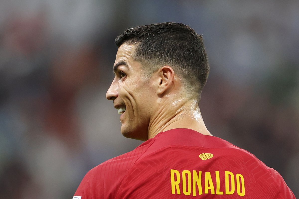 Negociações avançam e Cristiano Ronaldo está perto de assinar contrato com time da Arábia Saudita, diz jornal