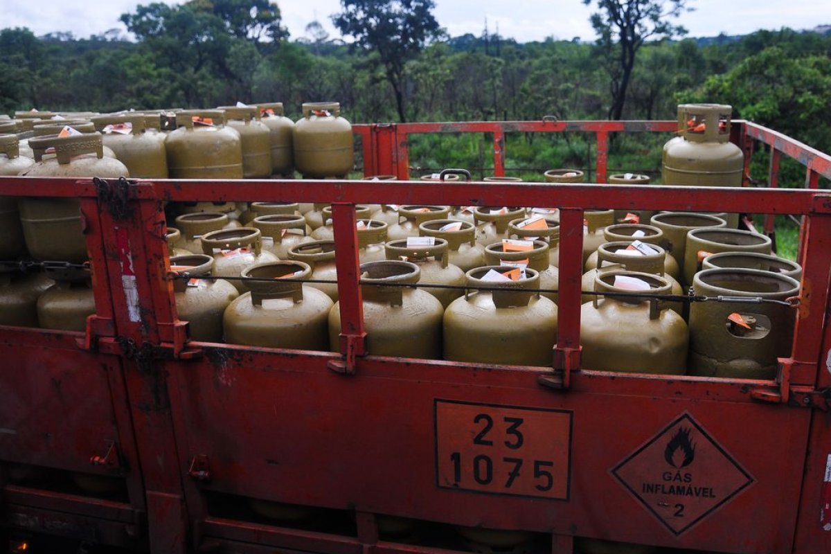 Demanda por gás de cozinha registra queda de 10,9% em julho, afirma ANP