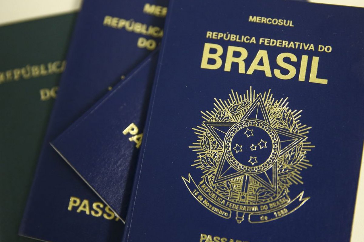 Ministério da Economia libera metade da verba para confecção de novos passaportes