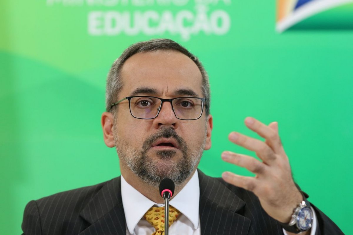 Governo Federal vai implantar 54 escolas cívico-militares em 2020