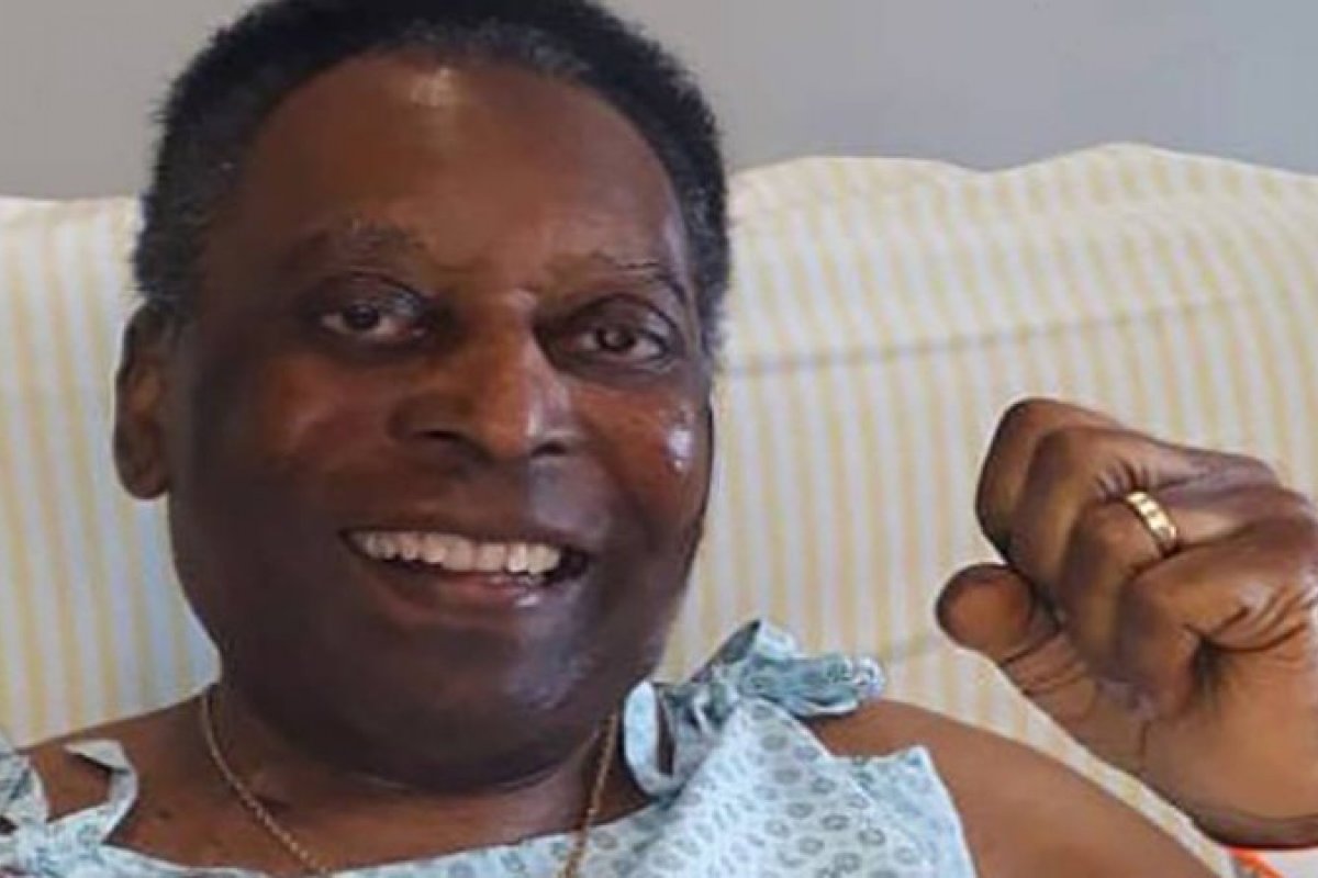 Pelé tem delicado quadro de broncopneumonia!