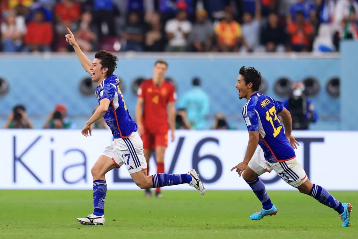 Copa do Mundo: Japão vence Espanha por 2 a 1; ambas passam às oitavas