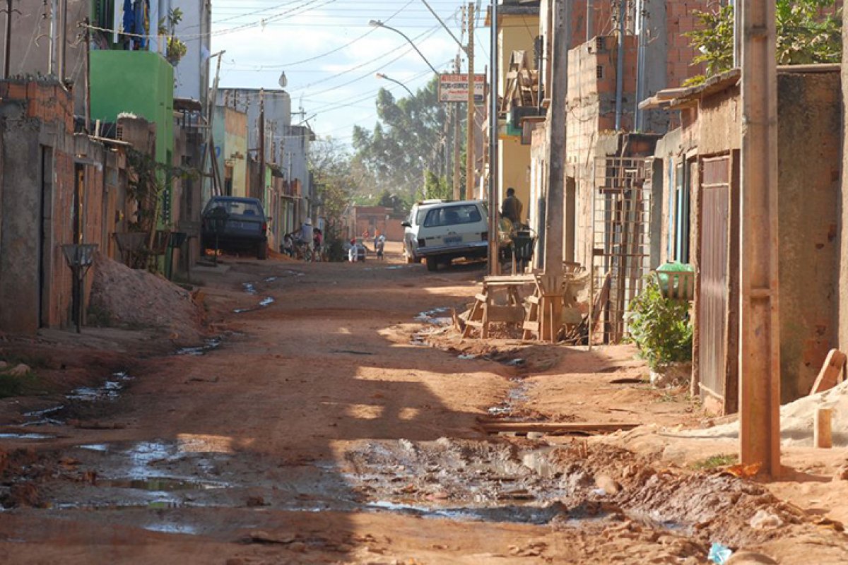 Em 2021, pobreza no Brasil tem aumento recorde e atinge 62,5 milhões de pessoas, maior nível desde 2012