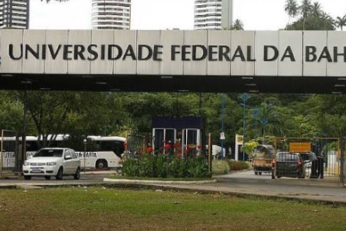 UFBA retoma obrigatoriedade do uso de máscaras e limita público em eventos
