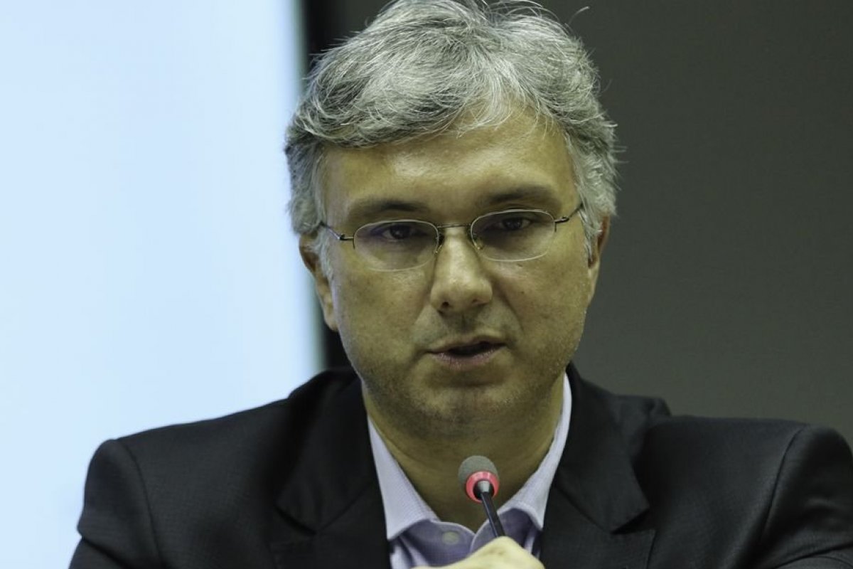 Secretário do Tesouro e Orçamento do Ministério da Economia pede exoneração do cargo