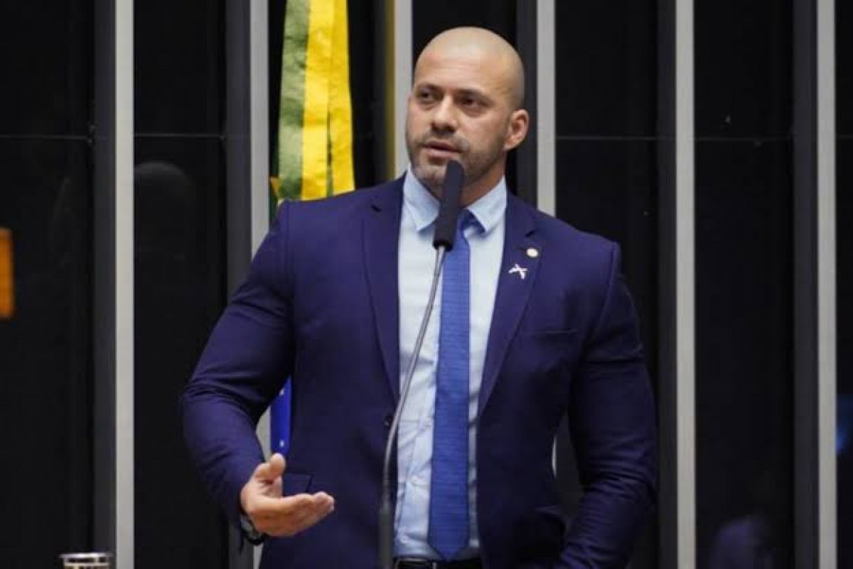 Daniel Silveira pode chefiar gabinete de Magno Malta no Senado