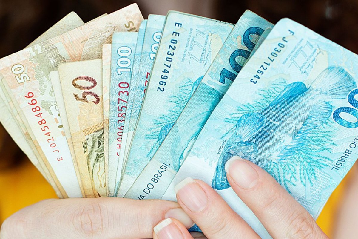 13º salário: Especialista dá dicas de como fazer uso inteligente do benefício!