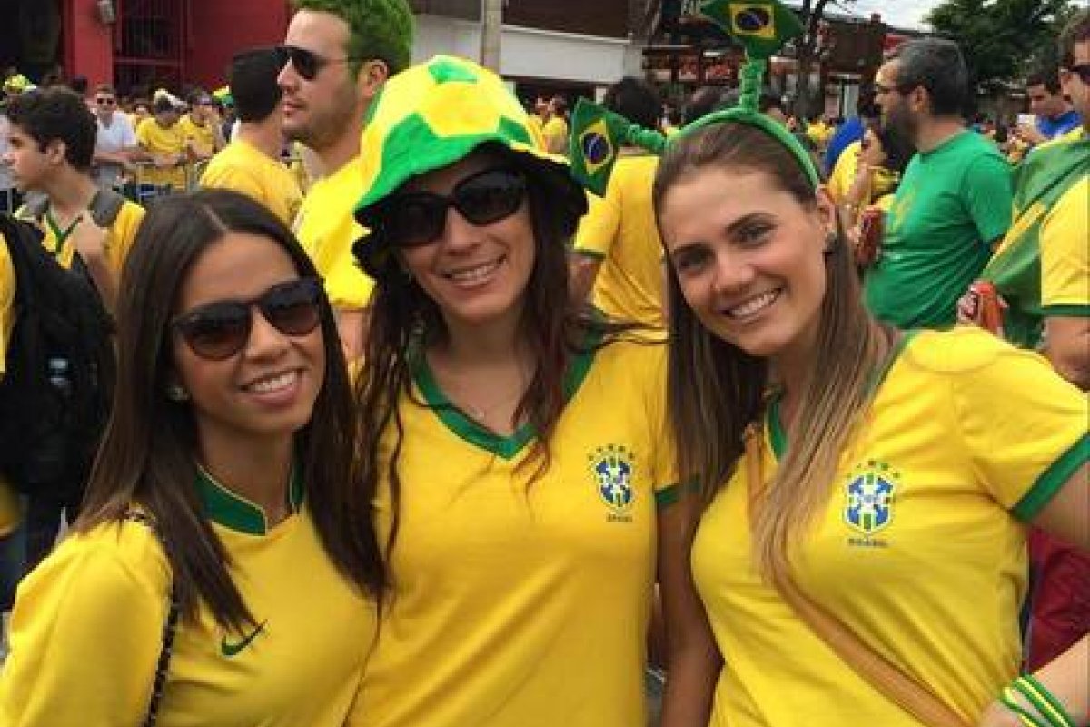 Copa do Mundo: 45% de mulheres entrevistadas no Brasil têm interesse por futebol