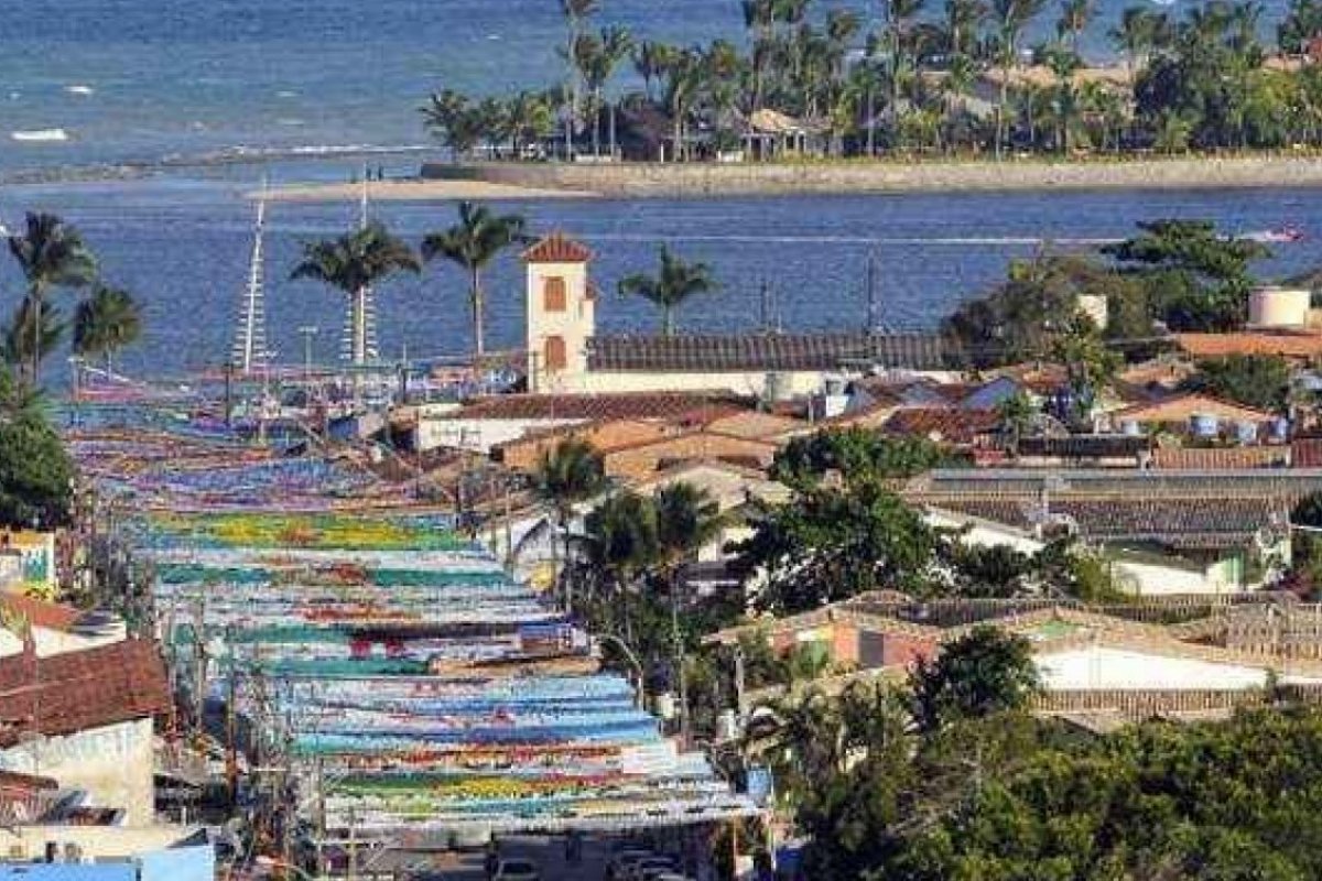 Padre é sequestrado e agredido em Porto Seguro, no sul da Bahia