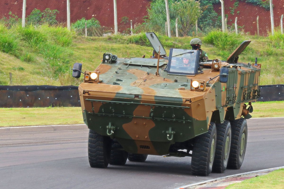 Justiça suspende aquisição de 98 blindados ao custo de R$ 5 bilhões pelo Exército