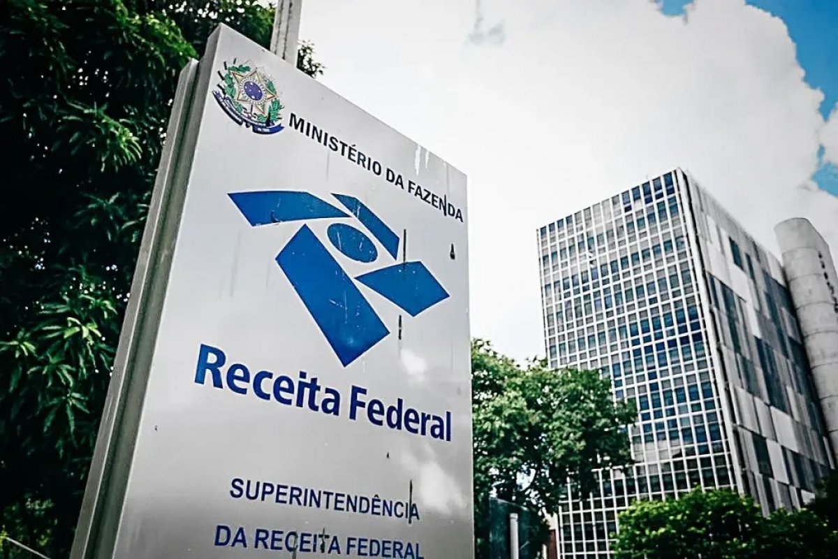 Receita Federal abre concurso com 699 vagas e salários de até R$ 21 mil