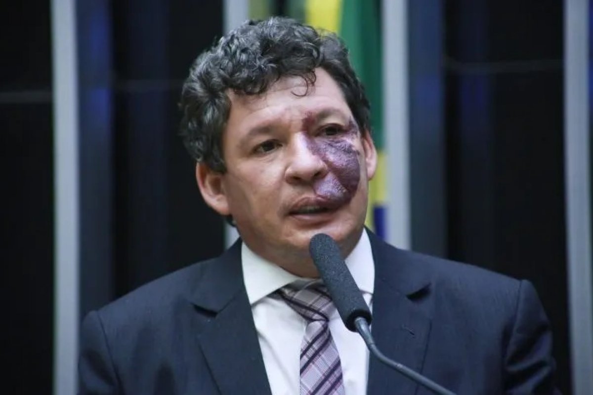 PEC do Estouro deve ir ao plenário do Senado até quinta-feira, diz líder petista na Câmara