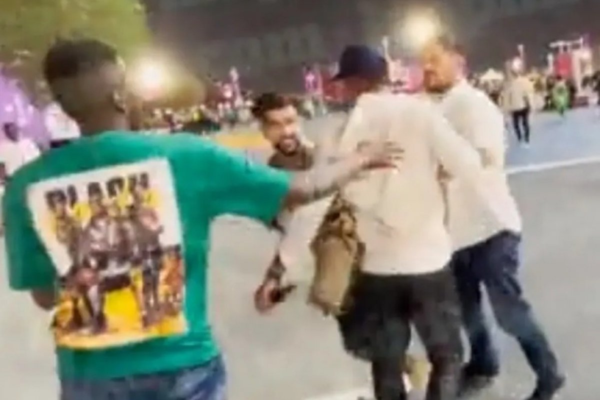 Copa do Catar 2022: Samuel Eto'o agride youtuber após jogo do Brasil