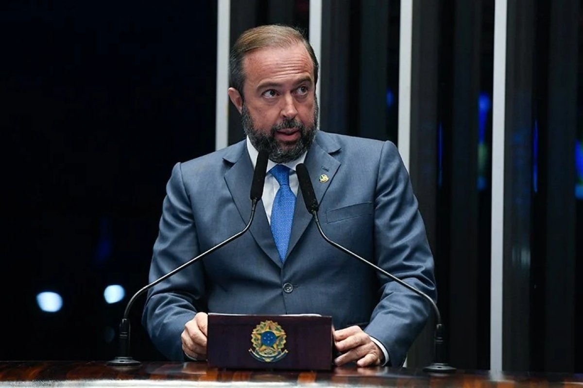 PEC do Estouro: relatório facilita mudança do teto de gastos em 2023