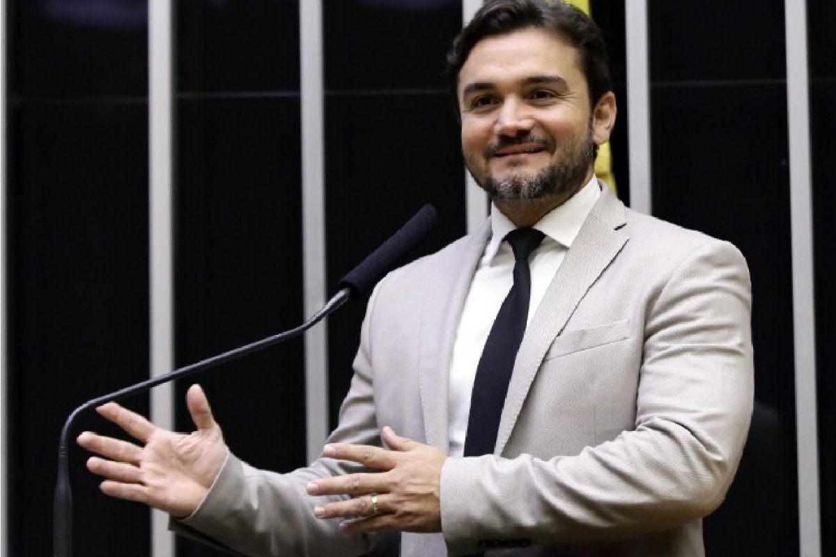 Presidente da Comissão de Orçamento decide votar contas presidenciais pendentes